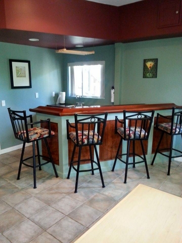 Wetbar-in-first-floor